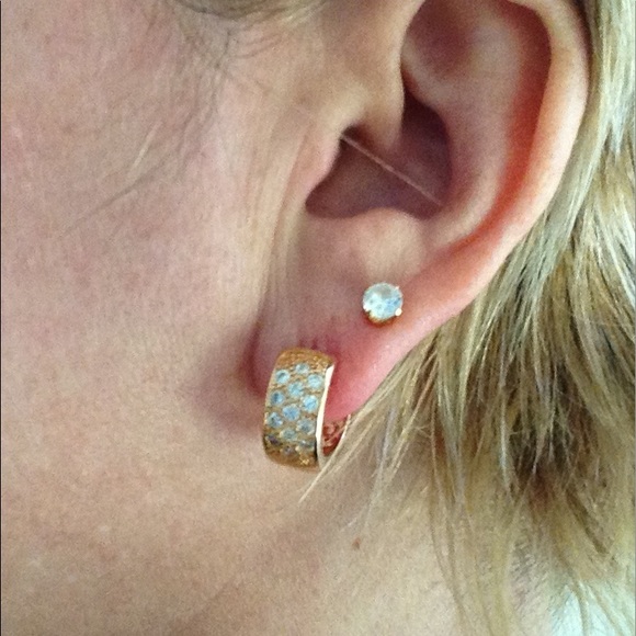 Diamond Hoops in gold - Picture 1 of 5